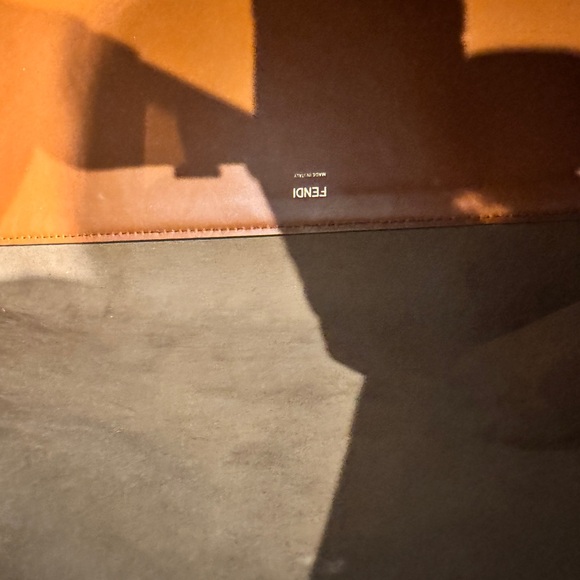 Pre-Owned FENDI BROWN LEATHER MEDIUM SUNSHINE TOTE - Picture 4 of 8